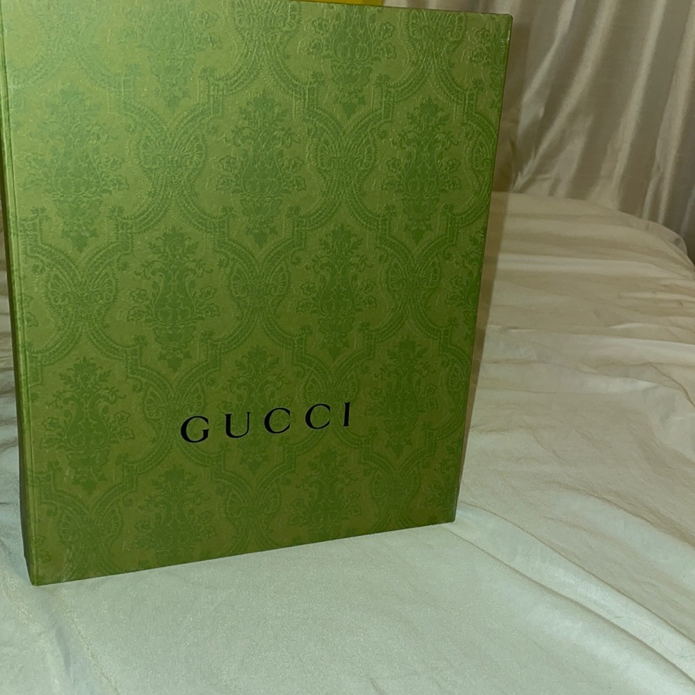 Gucci box